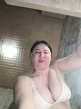 Snapshot of Holly-69 chatting on March 16, 2025, 8:21 pm Holly-69 online show from March 16, 2025, 8:21 pm