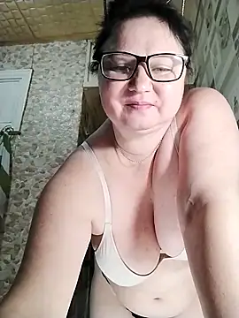 Snapshot of Holly-69 chatting on November 27, 2025, 9:06 pm Holly-69 online show from November 27, 2025, 9:06 pm