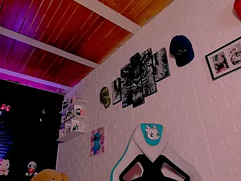 missycanoo online show from September 25, 2025, 3:10 am