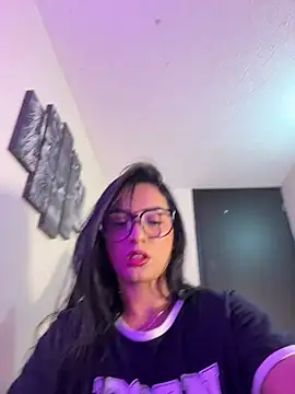 missycanoo online show from December 3, 2025, 10:57 am