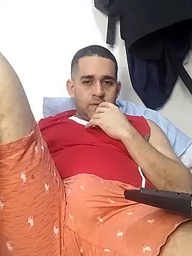 Snapshot of CRISTHIAN_GREY01 chatting on March 14, 2025, 5:16 am CRISTHIAN GREY01 online show from March 14, 2025, 5:16 am