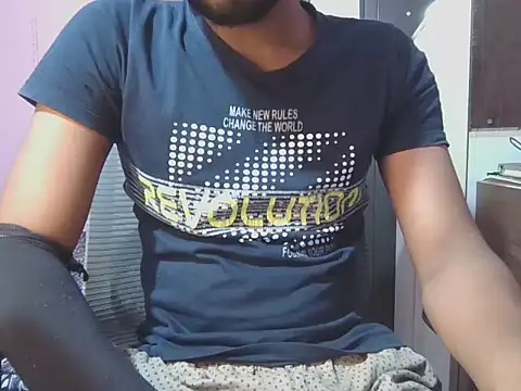 KissesBoyAD online show from September 18, 2025, 5:04 pm