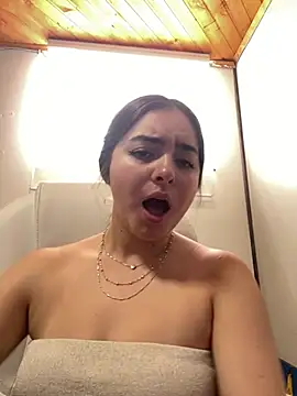 imlindapink online show from February 7, 2025, 6:13 pm