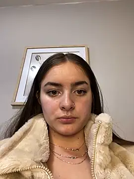 imlindapink online show from February 11, 2025, 5:29 pm