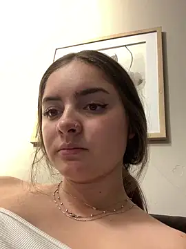 imlindapink online show from February 21, 2025, 6:15 pm