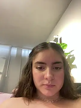 imlindapink online show from March 19, 2025, 6:55 pm