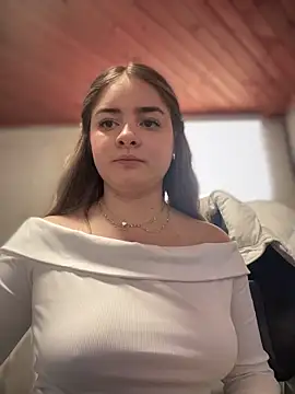 imlindapink online show from November 8, 2025, 4:07 pm