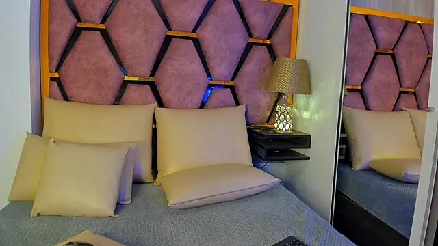 Valery Foxx  online show from December 22, 2024, 11:54 am