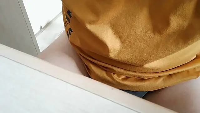 XiaoGuoGuo284512 online show from October 13, 2025, 6:57 am