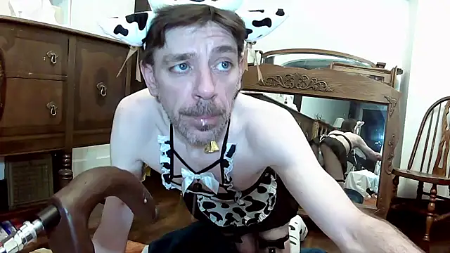 Snapshot of MaxJr8008 chatting on September 17, 2025, 6:48 am MaxJr8008 online show from September 17, 2025, 6:48 am