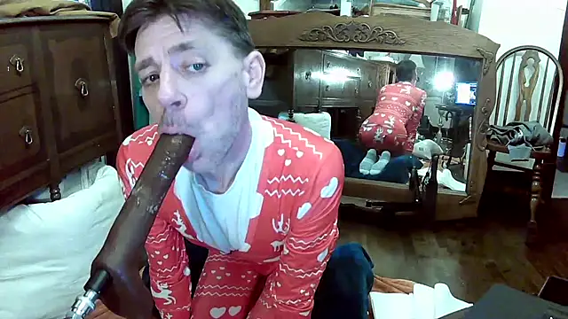 Snapshot of MaxJr8008 chatting on December 4, 2025, 8:45 am MaxJr8008 online show from December 4, 2025, 8:45 am