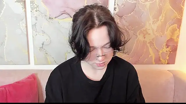 fiamoory online show from March 25, 2026, 1:22 am