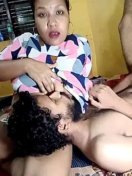 Snapshot of Radhikadavi879 chatting on January 11, 2025, 8:10 pm Radhikadavi879 online show from January 11, 2025, 8:10 pm