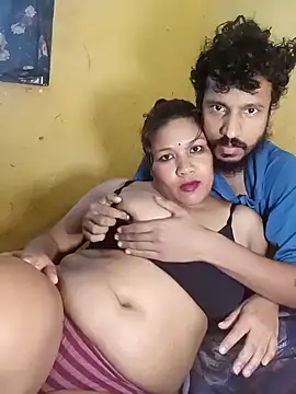 Snapshot of Radhikadavi879 chatting on January 20, 2025, 3:48 am Radhikadavi879 online show from January 20, 2025, 3:48 am