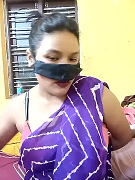 Snapshot of Radhikadavi879 chatting on February 8, 2025, 4:14 pm Radhikadavi879 online show from February 8, 2025, 4:14 pm