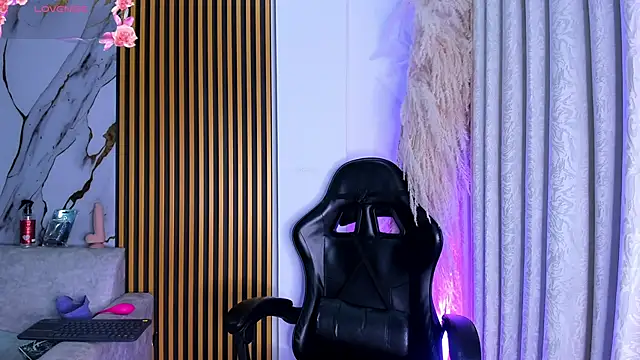 JulietaKane online show from November 25, 2025, 5:40 am