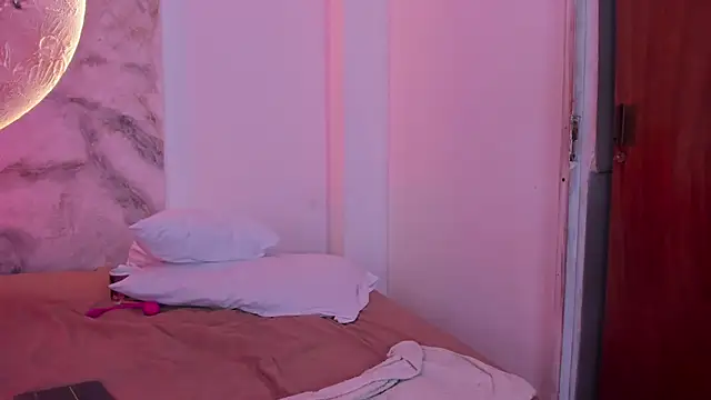 JulietaKane online show from February 15, 2026, 7:51 am