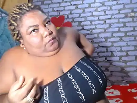 Snapshot of bustyboobsperver chatting on October 28, 2025, 11:18 pm bustyboobsperver online show from October 28, 2025, 11:18 pm