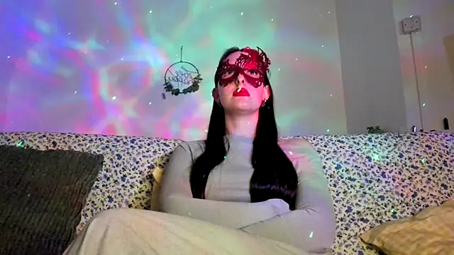 LexiSnowUK online show from December 3, 2025, 10:30 pm