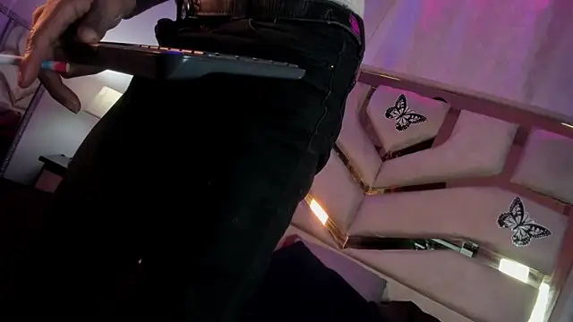 Strella ferrera online show from March 15, 2026, 4:40 am