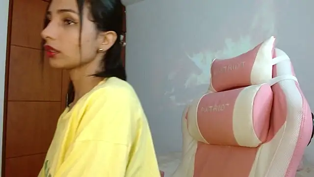 AnnitaSerna  online show from March 13, 2025, 2:12 pm