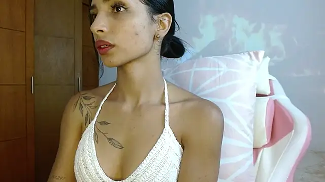 AnnitaSerna  online show from March 14, 2025, 7:26 am