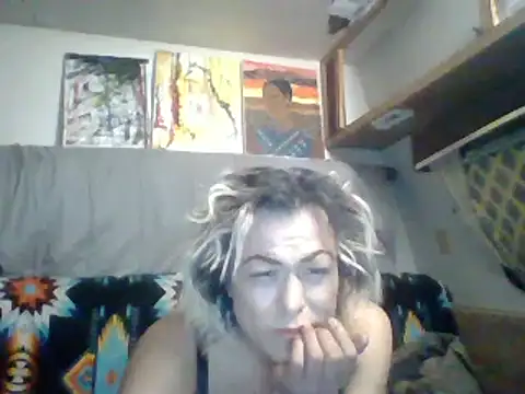 HoneyBdaQueen online show from January 25, 2025, 6:12 am