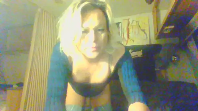 HoneyBdaQueen online show from December 23, 2025, 6:44 am