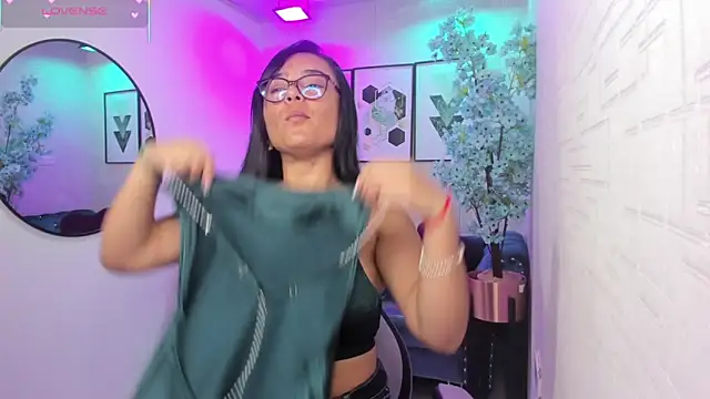 Tiara rr online show from March 31, 2026, 3:52 am