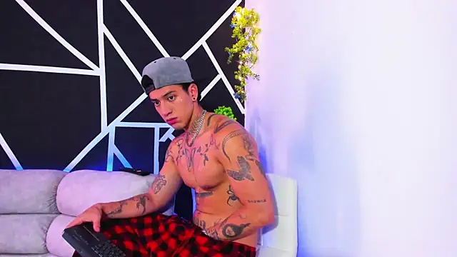 JUSTIN FULLER1 online show from February 1, 2025, 2:34 pm