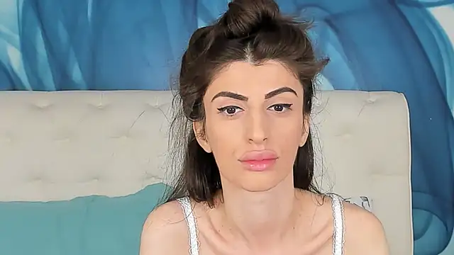 SkinnyDolly online show from November 1, 2025, 3:08 am