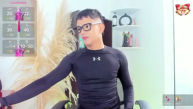 Snapshot of ander_deimond_ chatting on December 5, 2024, 1:38 pm ander deimond  online show from December 5, 2024, 1:38 pm