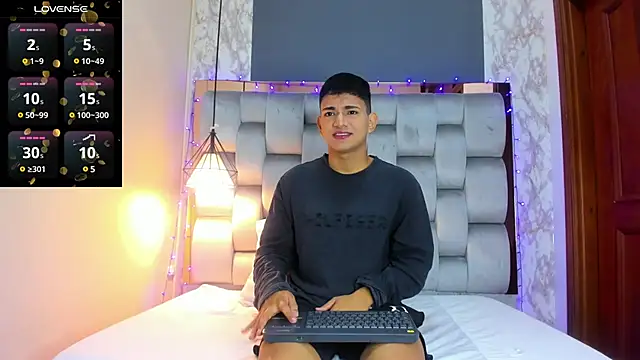 Snapshot of ander_deimond_ chatting on January 7, 2025, 12:41 pm ander deimond  online show from January 7, 2025, 12:41 pm