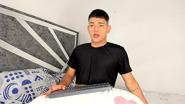 Snapshot of ander_deimond_ chatting on February 25, 2025, 4:21 pm ander deimond  online show from February 25, 2025, 4:21 pm