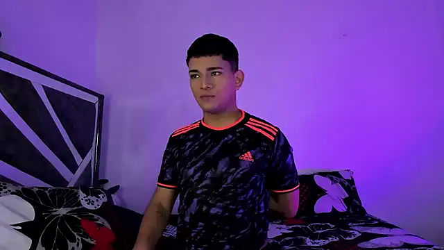 Snapshot of ander_deimond_ chatting on March 19, 2025, 2:13 pm ander deimond  online show from March 19, 2025, 2:13 pm