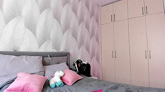 Bambiii bby online show from February 5, 2025, 6:13 am