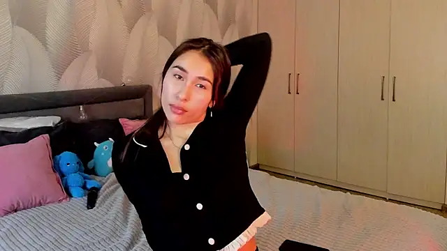 Bambiii bby online show from November 19, 2025, 3:06 am