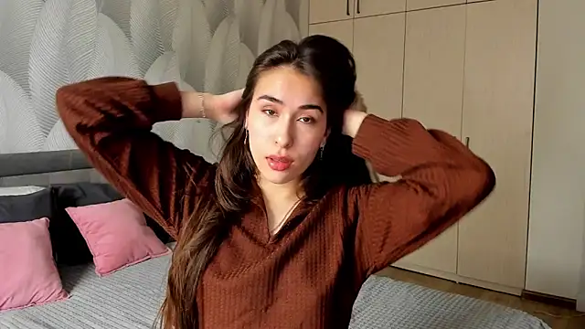 Bambiii bby online show from April 15, 2026, 2:40 am