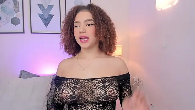 JulianaWaldo online show from November 25, 2025, 2:39 pm