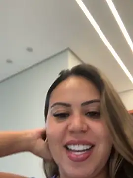 Snapshot of lariic chatting on February 19, 2026, 8:38 pm lariic online show from February 19, 2026, 8:38 pm