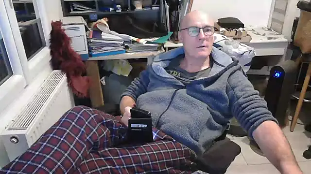 bogland33 online show from March 15, 2025, 7:27 pm