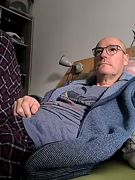 bogland33 online show from September 12, 2025, 7:30 am