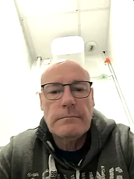 bogland33 online show from October 14, 2025, 10:27 am