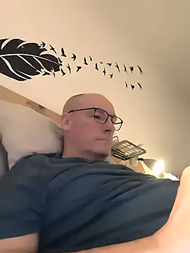 bogland33 online show from December 4, 2025, 8:39 pm