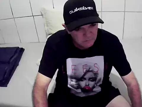 pierdona online show from February 18, 2025, 8:14 pm