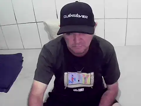 pierdona online show from March 3, 2025, 1:42 pm