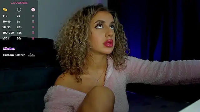 CurlyAnt0 online show from February 5, 2025, 3:45 am