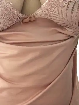 ahross online show from November 5, 2025, 9:31 am