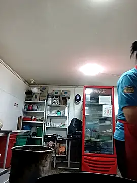 carolina linarez69 online show from December 5, 2025, 4:47 pm