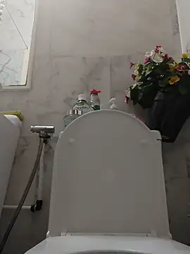 Snapshot of HungJonny99 chatting on October 12, 2025, 2:10 am HungJonny99 online show from October 12, 2025, 2:10 am